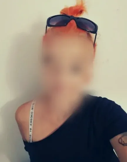 Andrea, 35