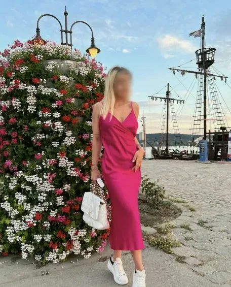 Anna, 29