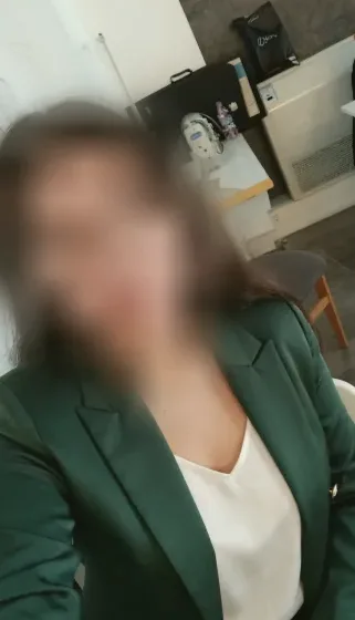 Emma, 27
