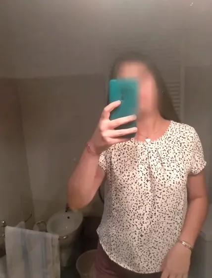 Esra, 21