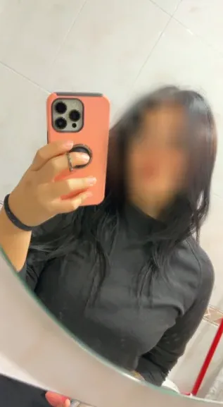 Lena, 30