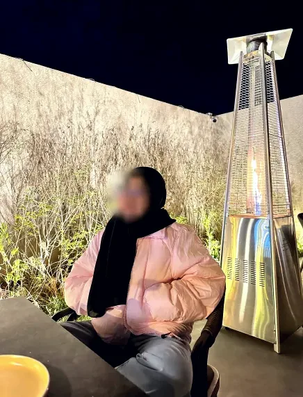 Neele, 34