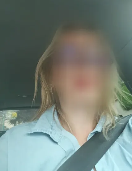 Nina, 34
