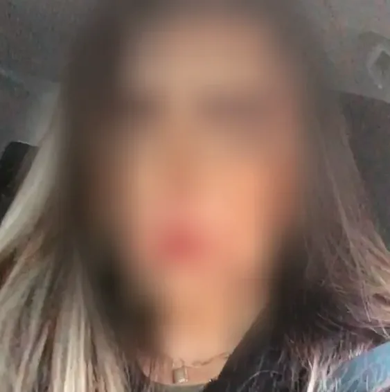Sandra, 39