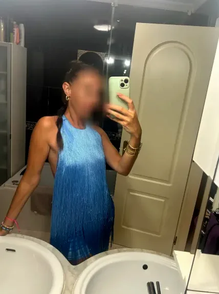 Sina, 32