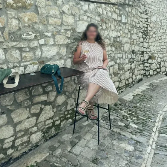 Yvonne, 35